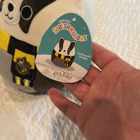 NWT Harry Potter Squishmallow- Hufflepuff Badger - Picture 4 of 4